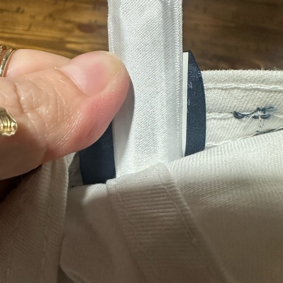 Tommy Hilfiger White Embroidered hat one size fits most - Picture 5 of 6